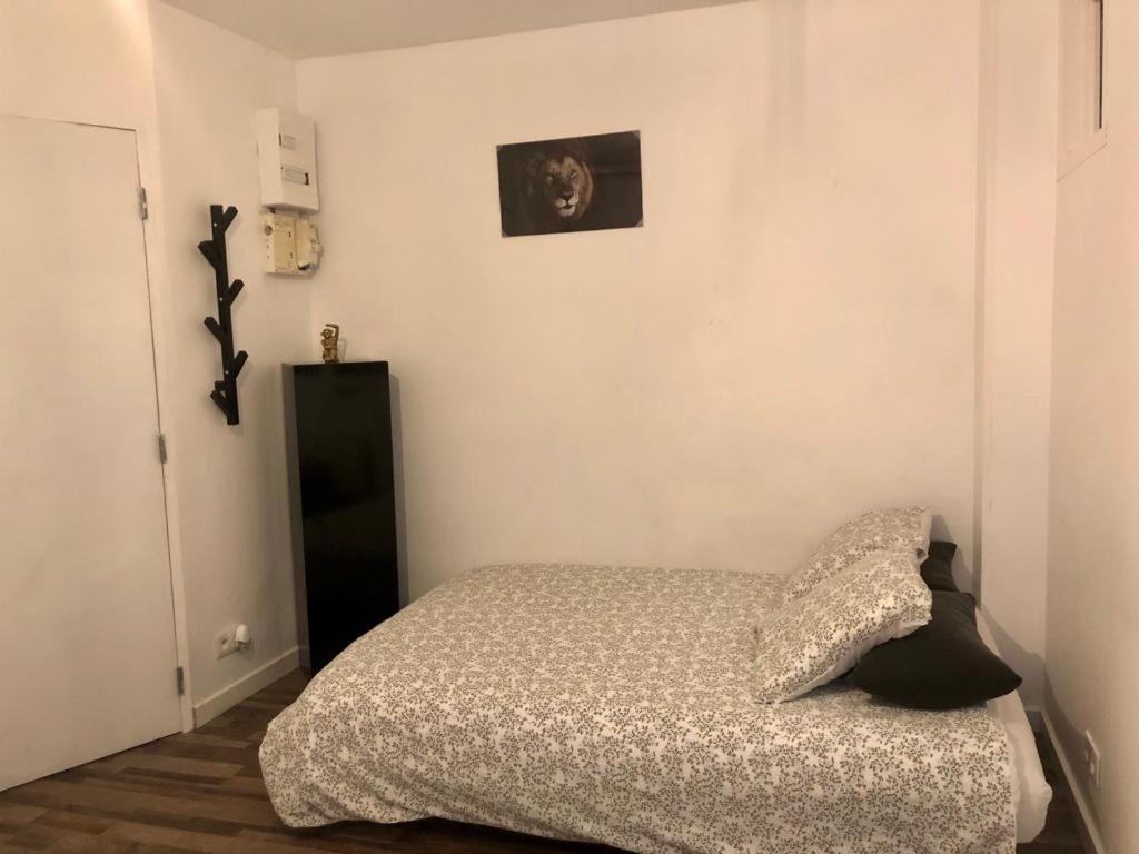 Apartamento Studio Lumineux Et Equipe Villemomble Exterior foto