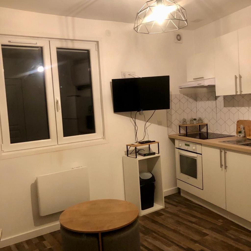 Apartamento Studio Lumineux Et Equipe Villemomble Exterior foto